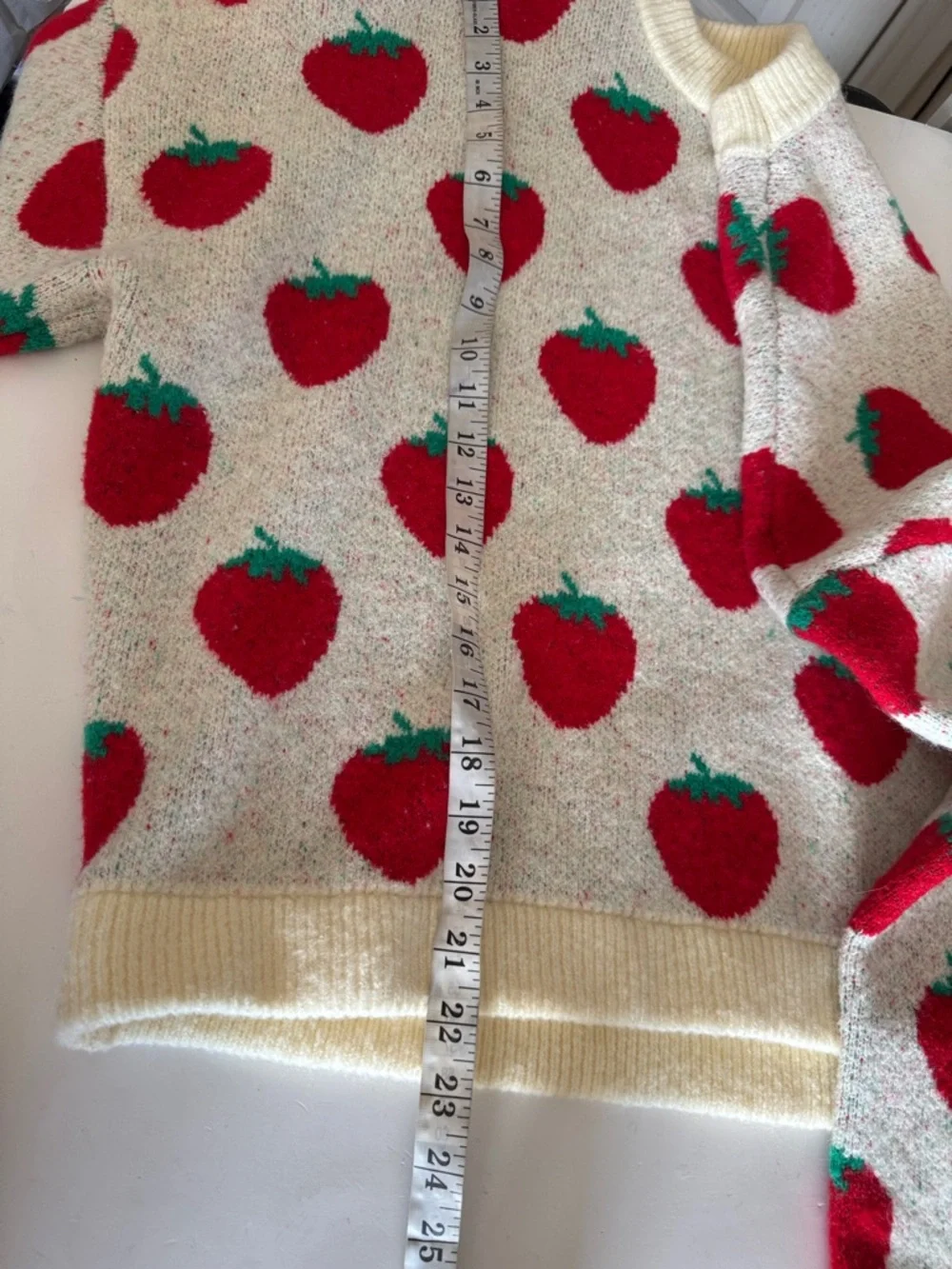 Lisa Says Gah Ella Red Strawberry Cream Knit Cozy Pullover Sweater size M/L - Picture 7 of 9